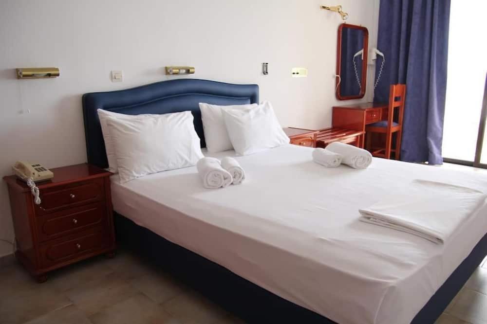 Mediterranean Hotel การ์ปาตอส ภายนอก รูปภาพ